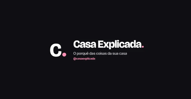 Capa de Página do Facebook da identidade "Casa Explicada": símbolo, nome da página, assinatura "o porquê das coisas da sua casa" e o @casaexplicada.